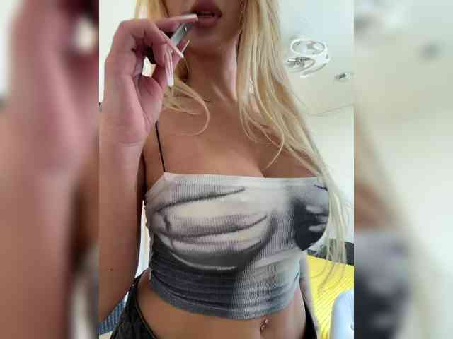 -AmazingBlonde- Live Webcam on BongaCams