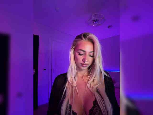 -AmazingBlonde- webcam