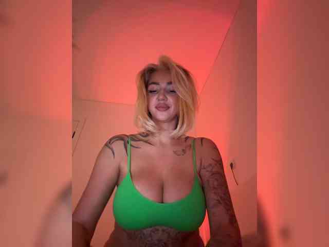 -AmazingBlonde-