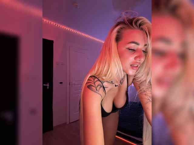 -AmazingBlonde- webcam
