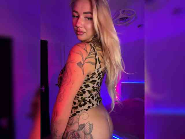 -AmazingBlonde-