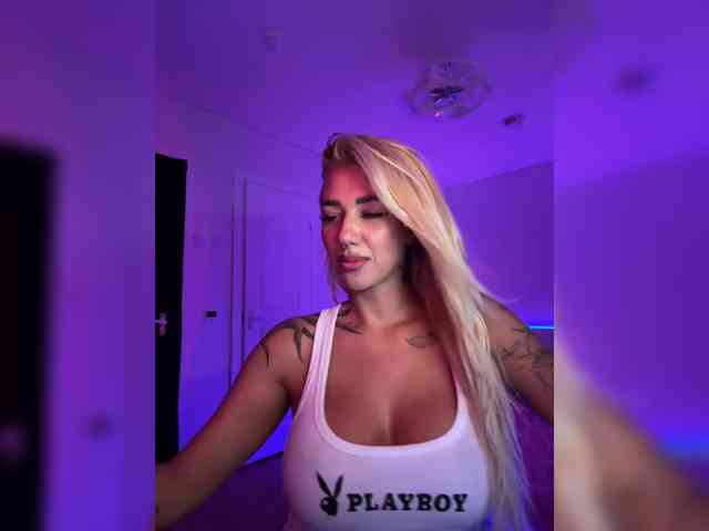 -AmazingBlonde- webcam