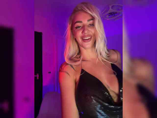 -AmazingBlonde- webcam
