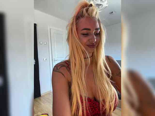 -AmazingBlonde- webcam