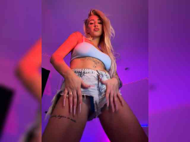 -AmazingBlonde- webcam