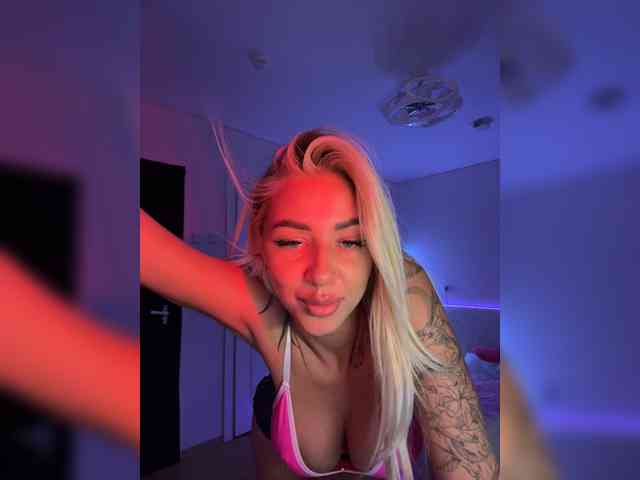 -AmazingBlonde- webcam