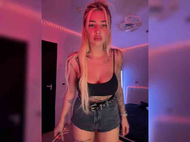 -AmazingBlonde- webcam