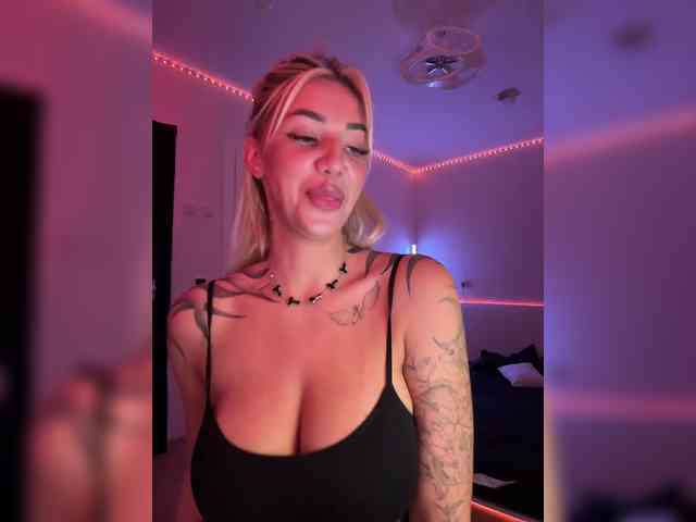 -AmazingBlonde- webcam