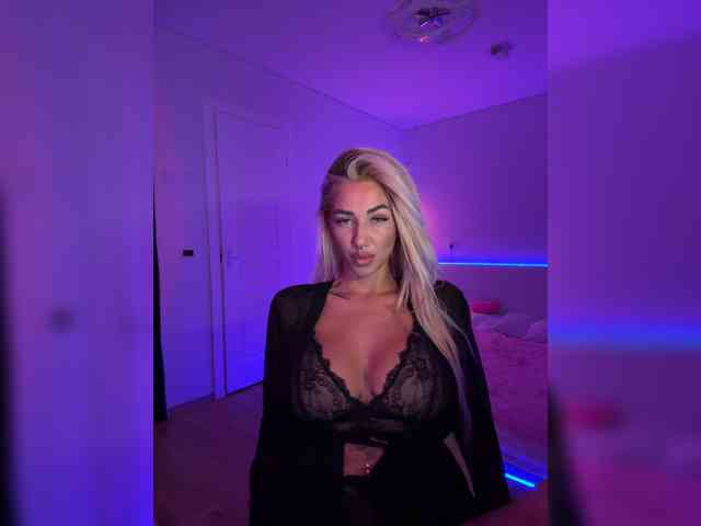 -AmazingBlonde- webcam