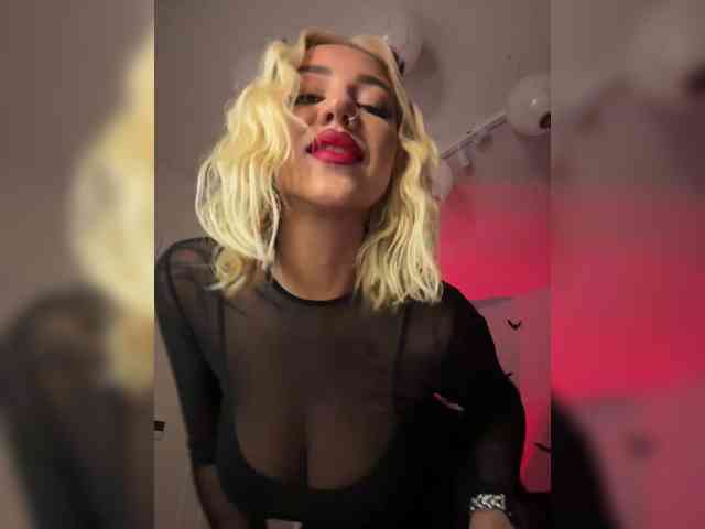 -AmazingBlonde-