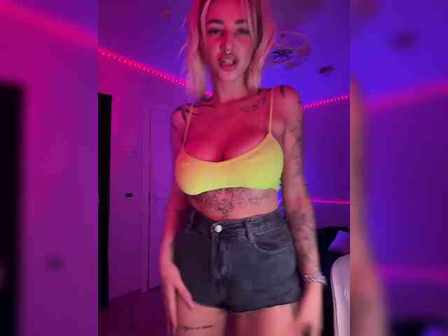 -AmazingBlonde- webcam