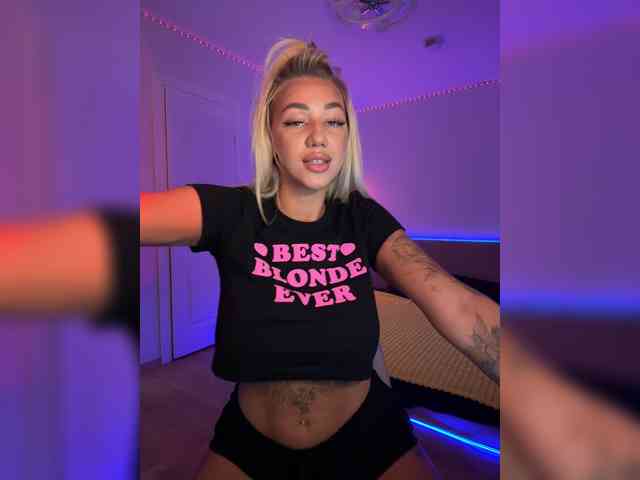 -AmazingBlonde- webcam
