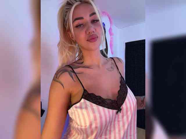 -AmazingBlonde- webcam