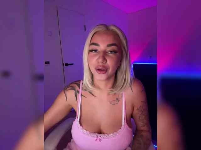 -AmazingBlonde-