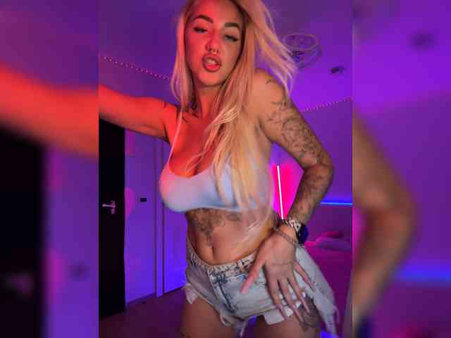 -AmazingBlonde- webcam