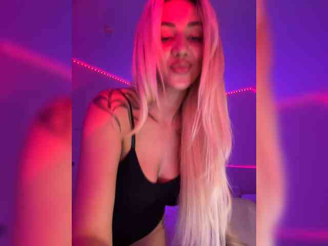 -AmazingBlonde- webcam