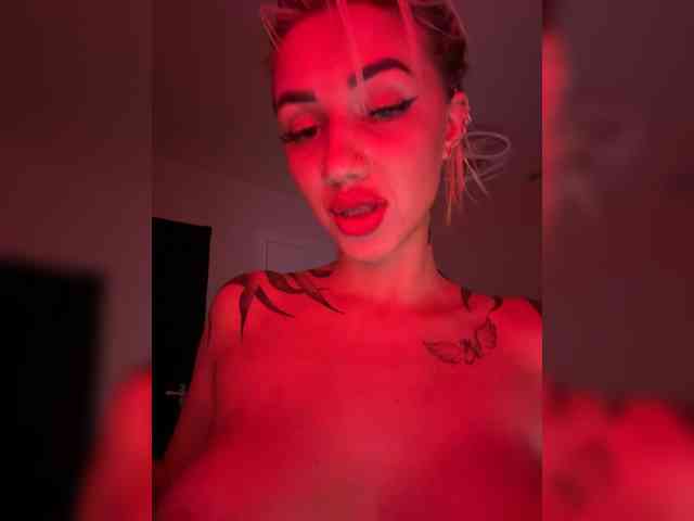 -AmazingBlonde-