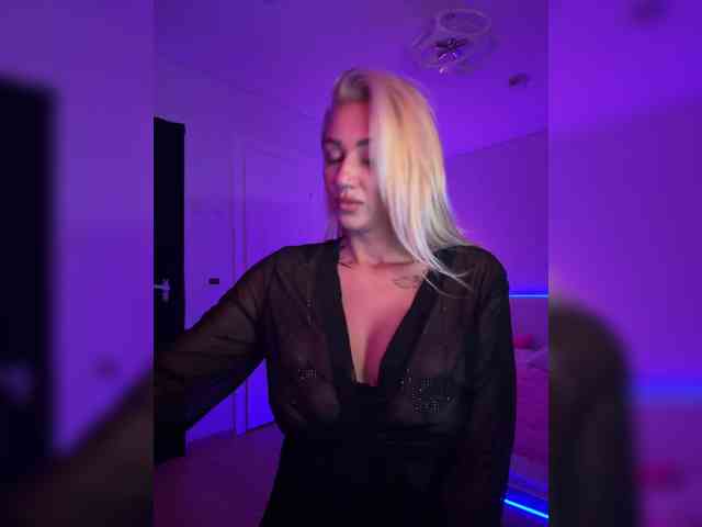 -AmazingBlonde- webcam