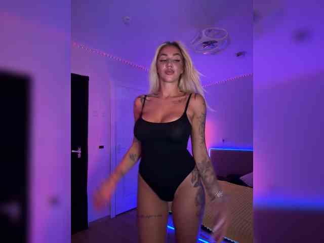 -AmazingBlonde- Sex Cam Show