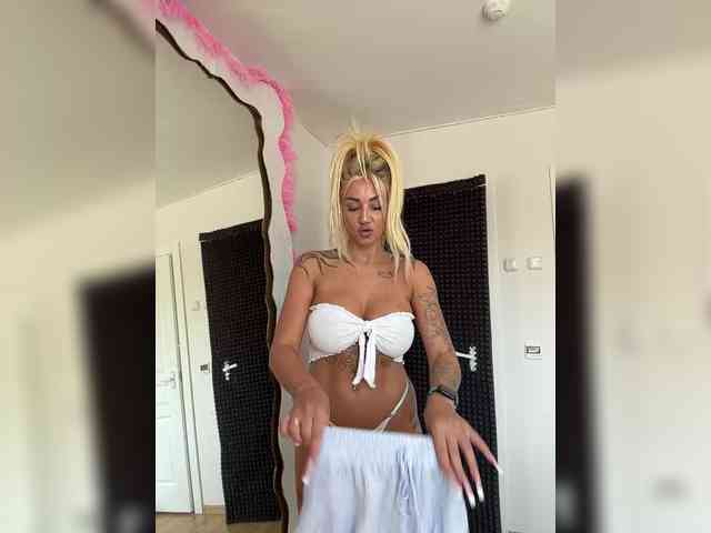-AmazingBlonde- webcam