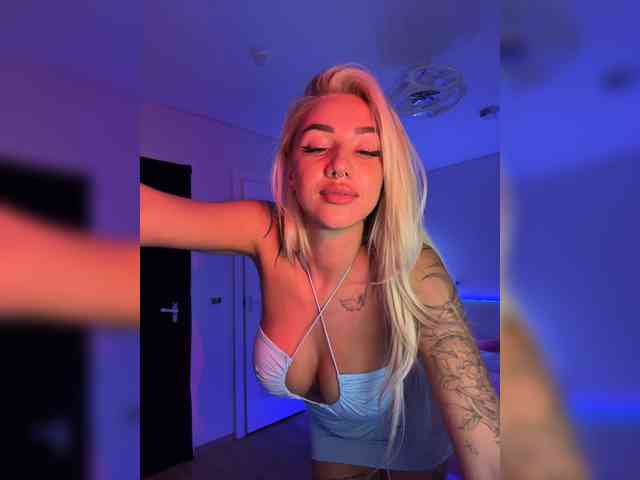 -AmazingBlonde- webcam