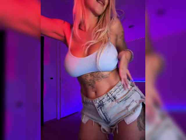 -AmazingBlonde- webcam