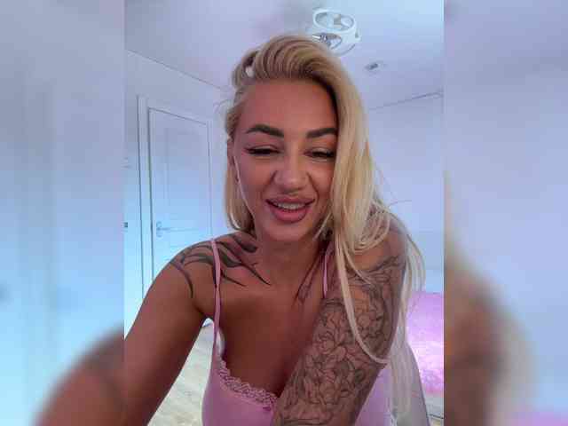 -AmazingBlonde- webcam