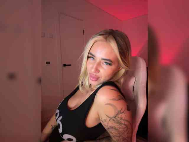 -AmazingBlonde-