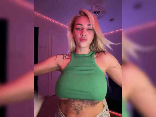 -AmazingBlonde- webcam