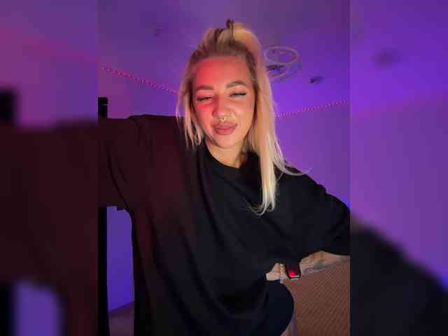 -AmazingBlonde- Sex Cam Show