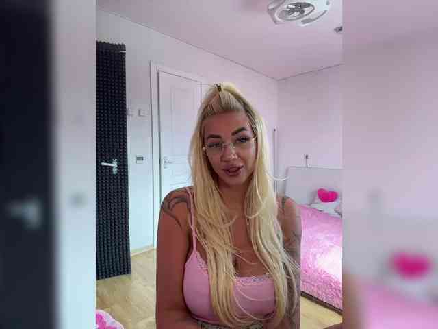 -AmazingBlonde- webcam