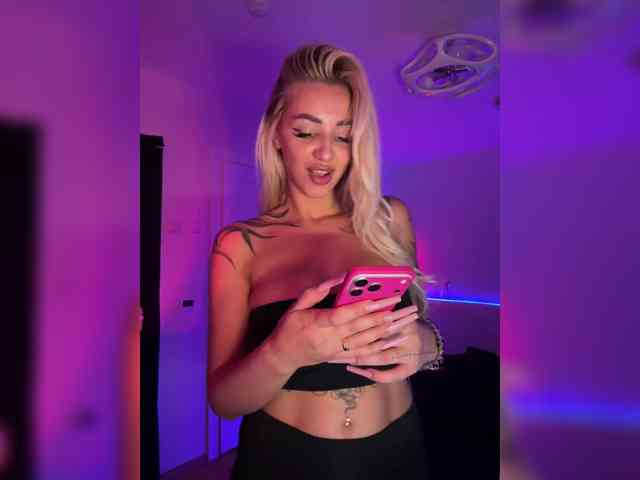 -AmazingBlonde- webcam