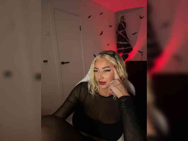 -AmazingBlonde-