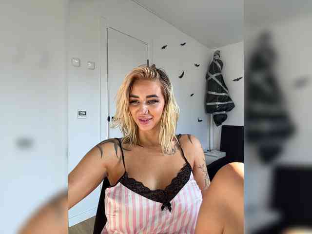 -AmazingBlonde-