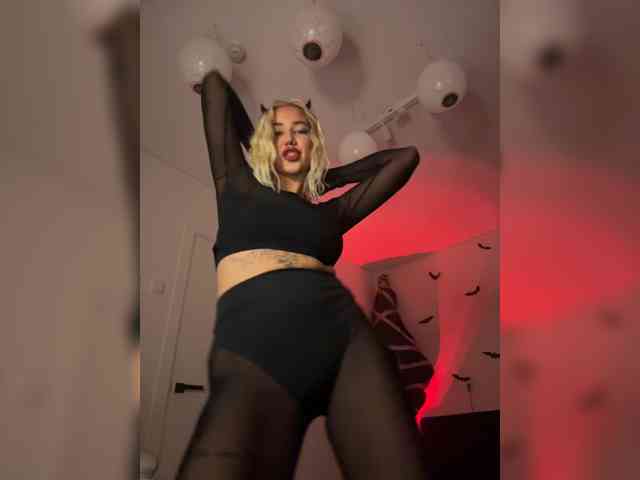 -AmazingBlonde-
