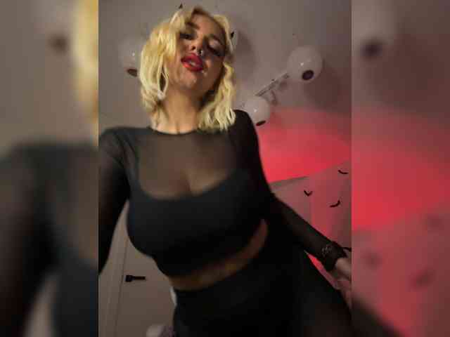 -AmazingBlonde-