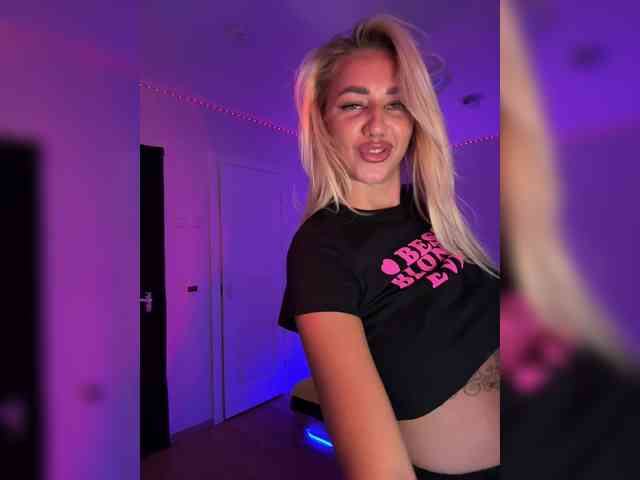 Model: -AmazingBlonde-