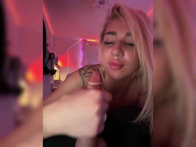 -AmazingBlonde- webcam