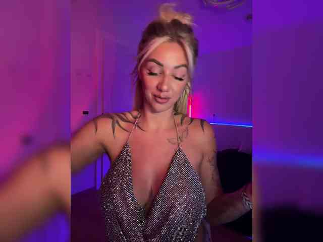 -AmazingBlonde- webcam