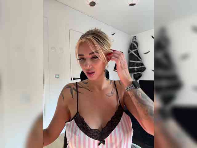 -AmazingBlonde-