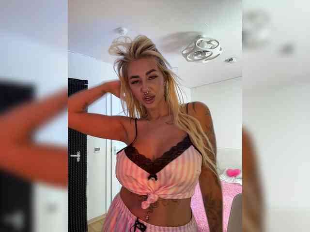 -AmazingBlonde- webcam