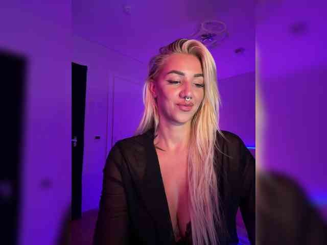 -AmazingBlonde- webcam