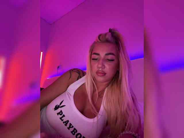-AmazingBlonde- webcam