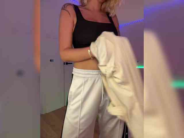 -AmazingBlonde-
