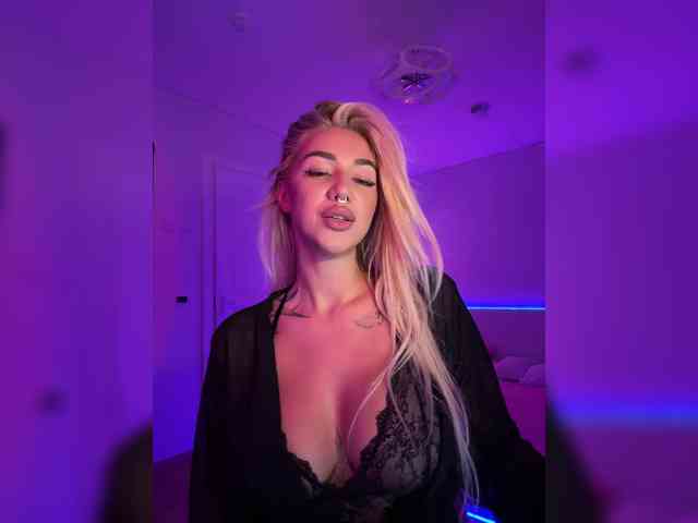 -AmazingBlonde- webcam