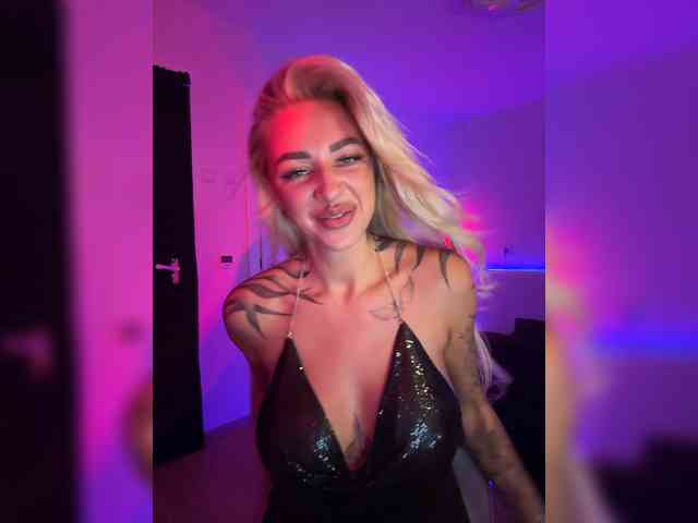 -AmazingBlonde- webcam