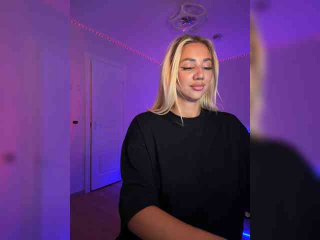 -AmazingBlonde- Sex Cam Show
