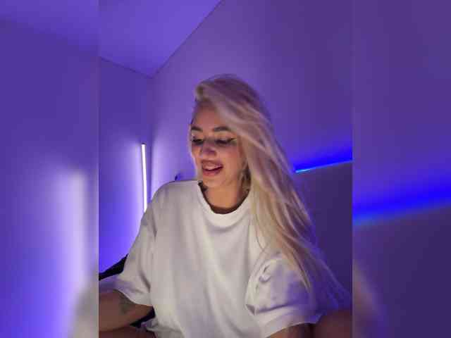 -AmazingBlonde- webcam