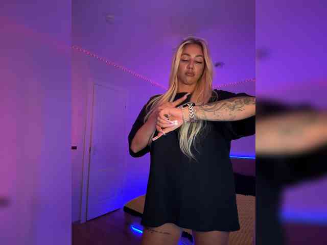 -AmazingBlonde- webcam