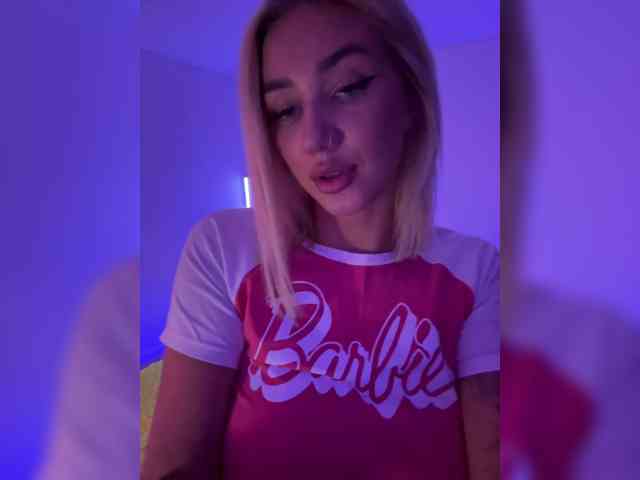 -AmazingBlonde- webcam